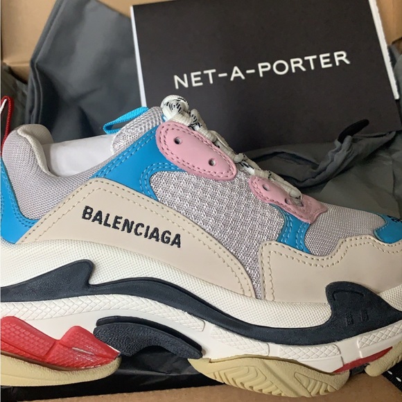 NEW Balenciaga Triple S Sneakers Size 37 - Picture 2 of 4